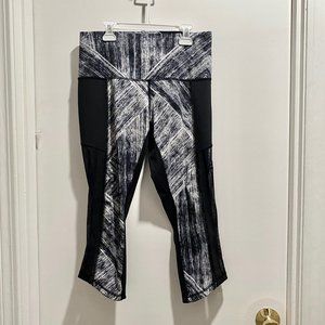 (5) - Lululemon Gym Athletic Angled Hem Mid Rise Crop Leggings  10